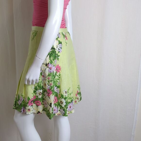 Loft Skirt Size 6P Beautiful Summer Floral Pleated Skirt - Picture 4 of 7